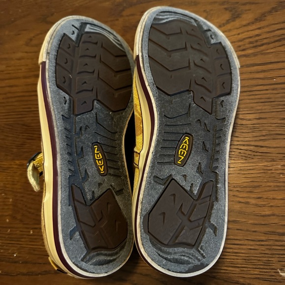 Keen Coronado Mary Jane’s. Size 8. Excellent condition. Discontinued. - Picture 2 of 3